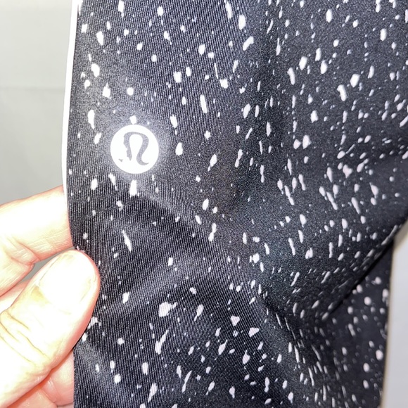 LL19  EUC Lululemon joggers size 12.
LL19 - Picture 6 of 9